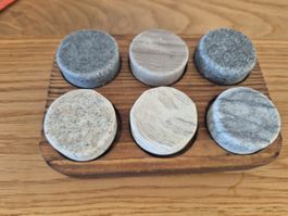 Whisky Steine Set mit 6 Steinwürfeln und Holzhalterung