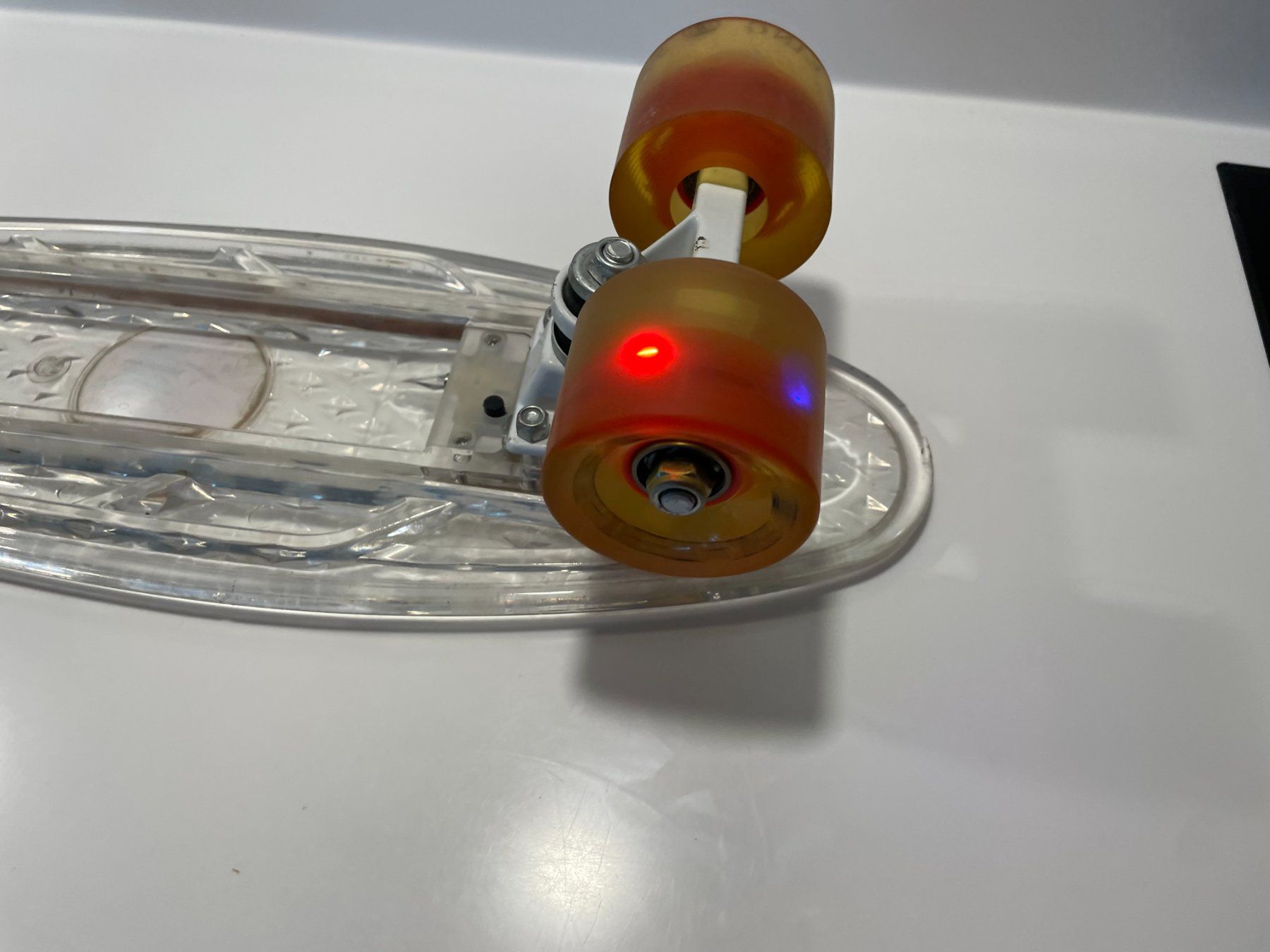 Skateboards: LED Blinkendes Skateboard - NP 72,- – Usato da Zürich venduto da TTLM 8