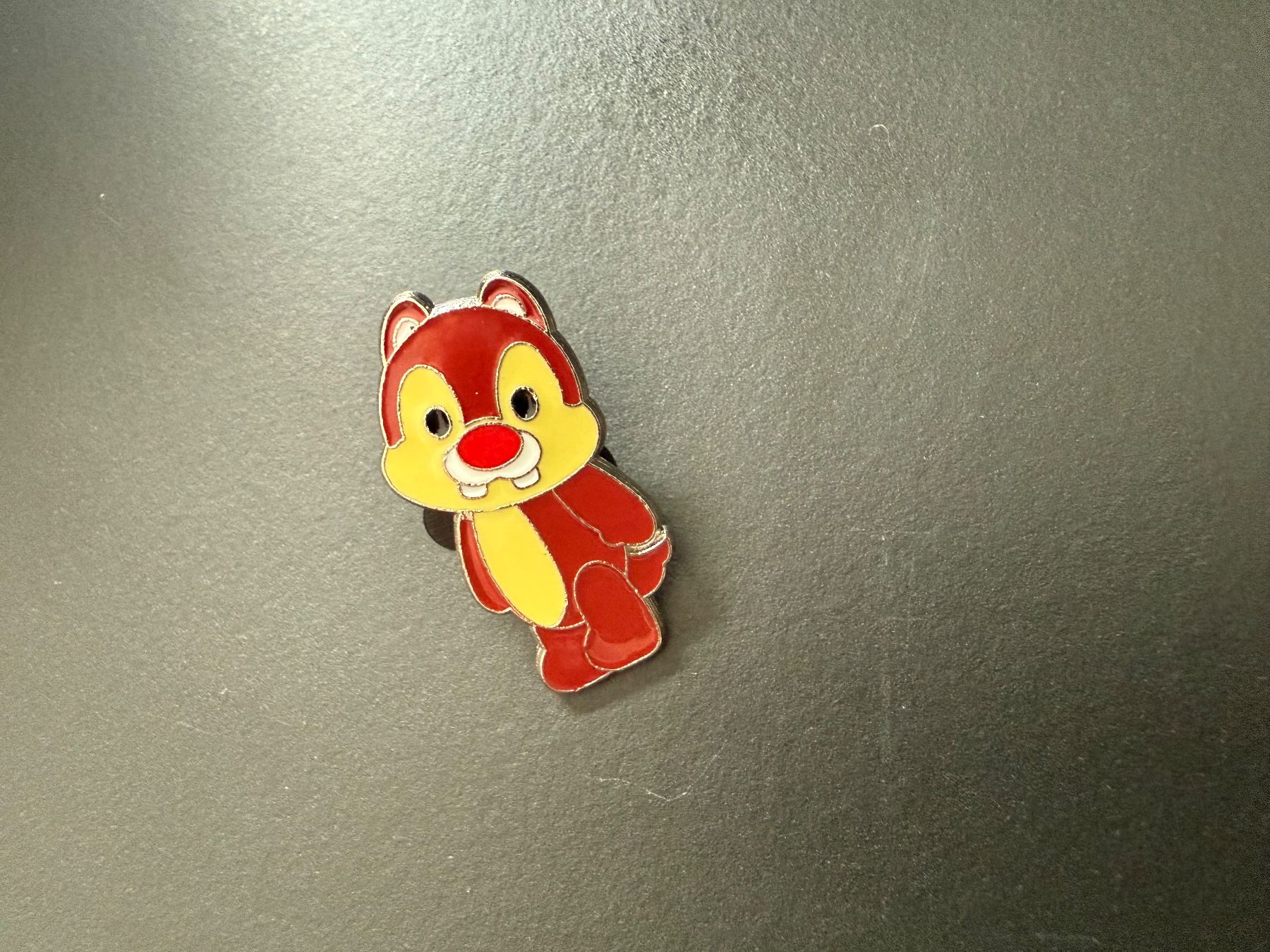 Plaquettes & Badges: Pin Disney Eichhörnchen – D'occasion à Galgenen par rub_f6kh