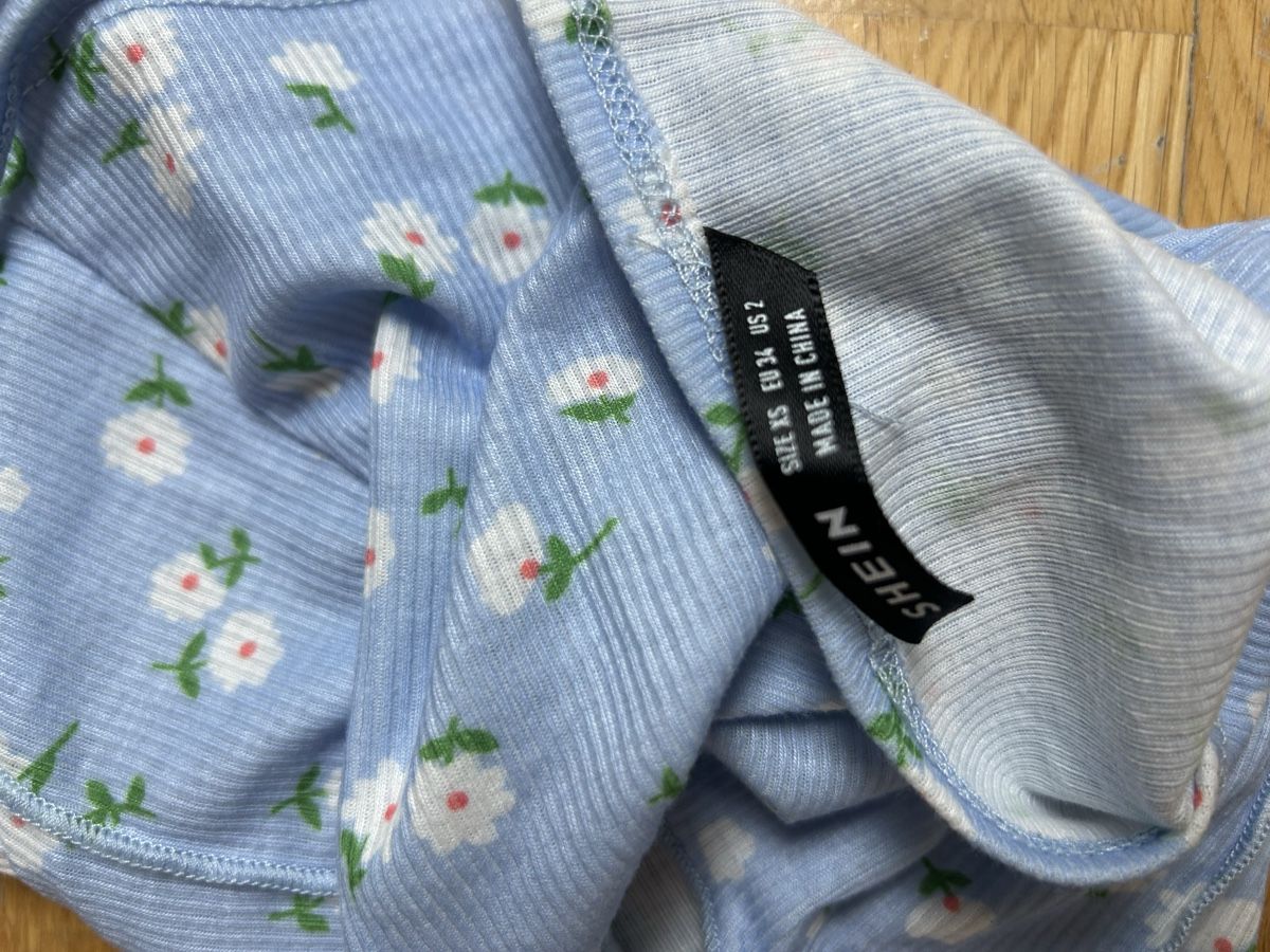 Shein Top: Top à fleurs XS – Usato da Daillens venduto da guisepa 2