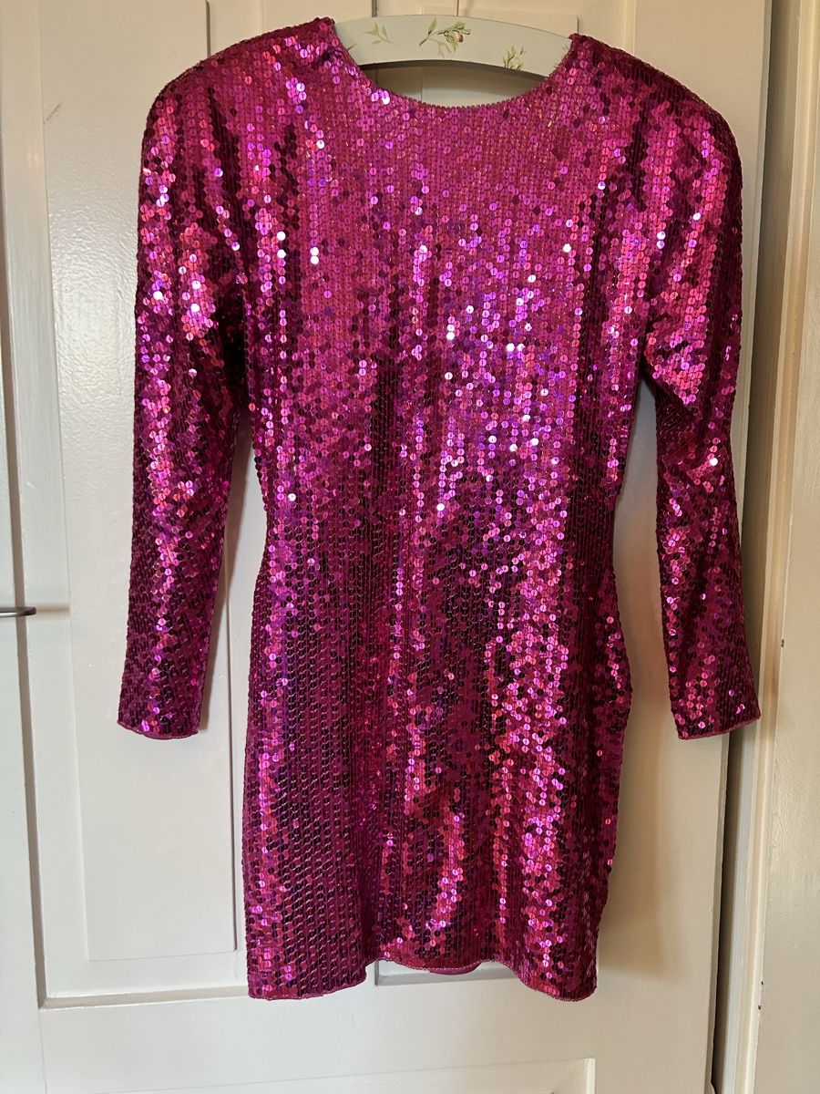 Kleider: Pear Starlink Magenta Sequin Mini Dress, Size Medium – Gebraucht aus Zürich von Mistral61