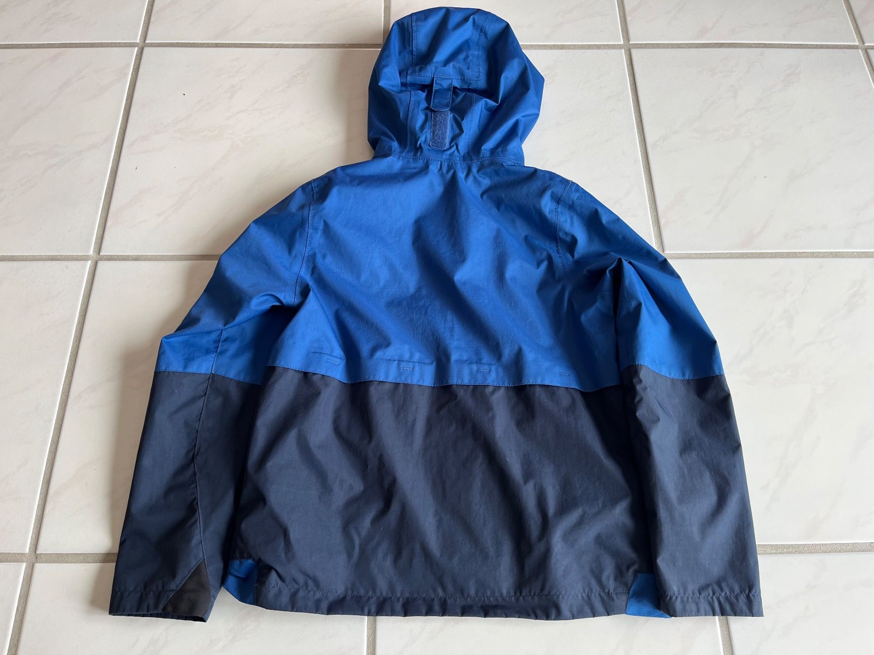 Decathlon Jacken & Mäntel: Regenjacke, Quechua, Grössi 131 - 140 – Gebraucht aus Konolfingen von takkie 2