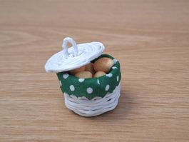 Handgeflochtener Gschwellti Korb, für Puppenhaus + Maileg
