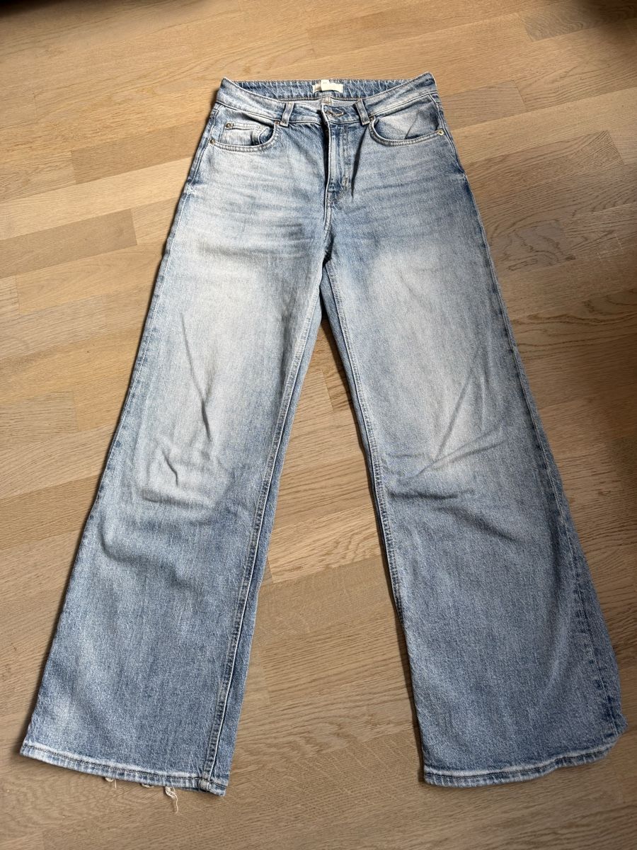 H&M Jeans: H&M Wide leg Jeans hellblau Gr. 36 – Gebraucht aus Rubigen von Elmacino