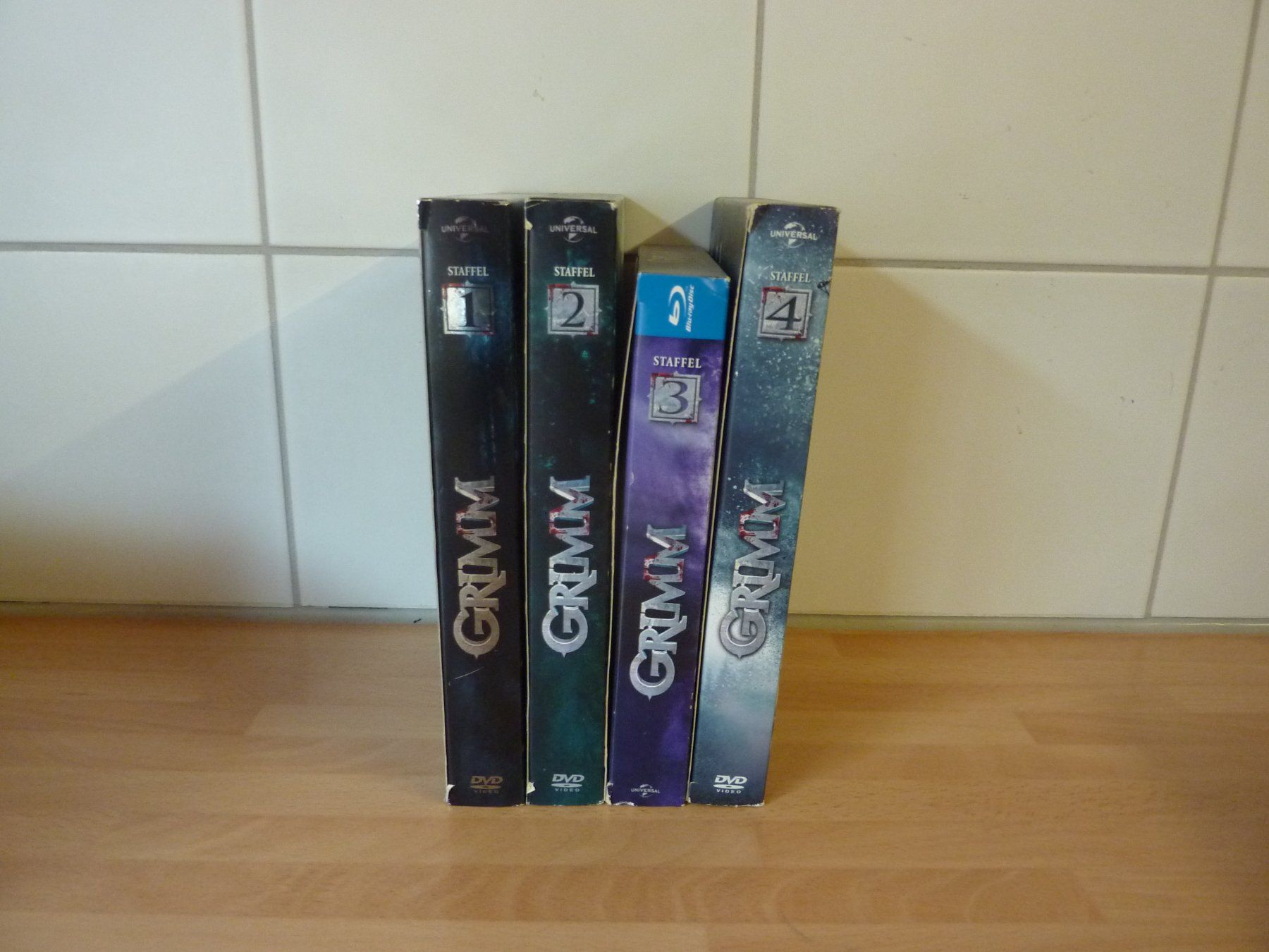 Tous les DVDs: Grimm Staffel 1-4 – D'occasion à Niederscherli par Zahnd1 1