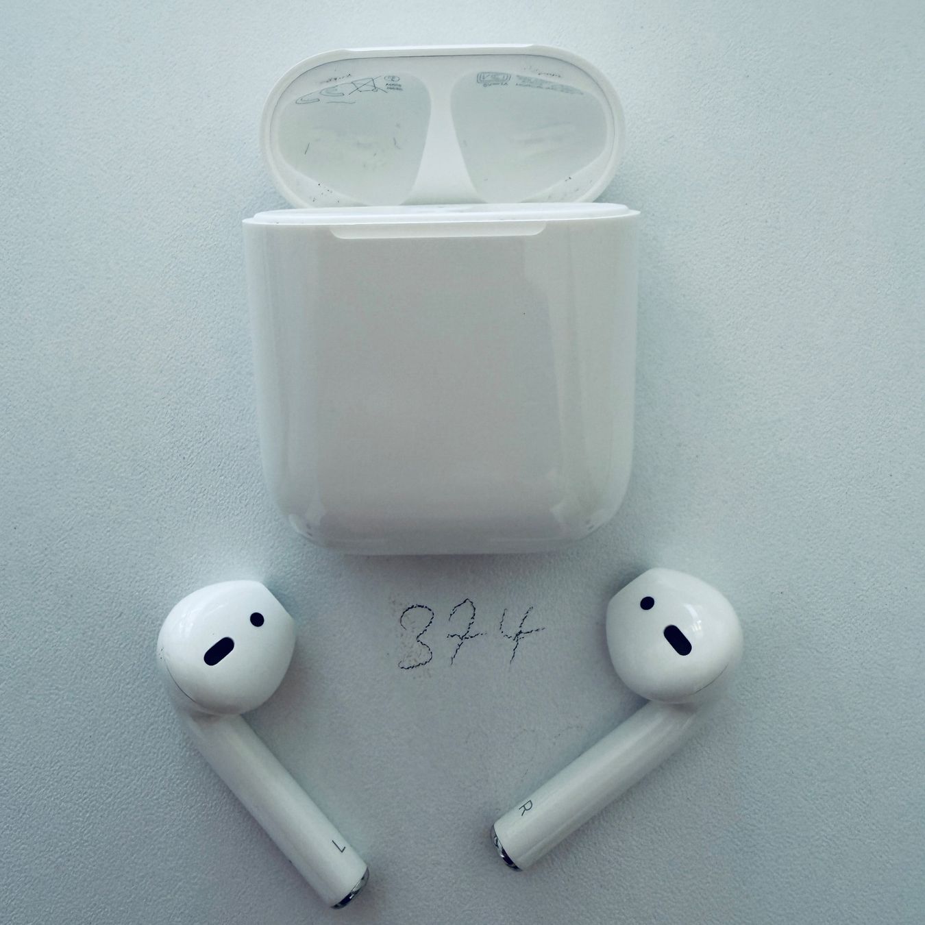 Apple Kopfhörer: Original Apple AirPods 2 Gen. Wireless Kopfhörer & Case – Gebraucht aus Basel von MY.AIRPODS.SHOP 1