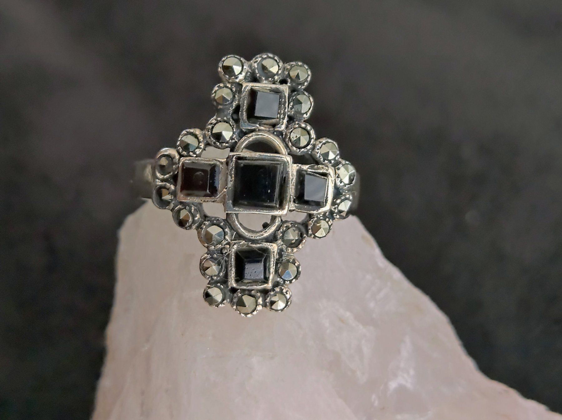 Anelli: Ring Silber 925 schwarzee Steine + Kreuz – Usato da Istighofen venduto da Ringparadies