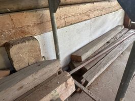 Diverses Altholz aus altem Bauernhaus zu verschenken 