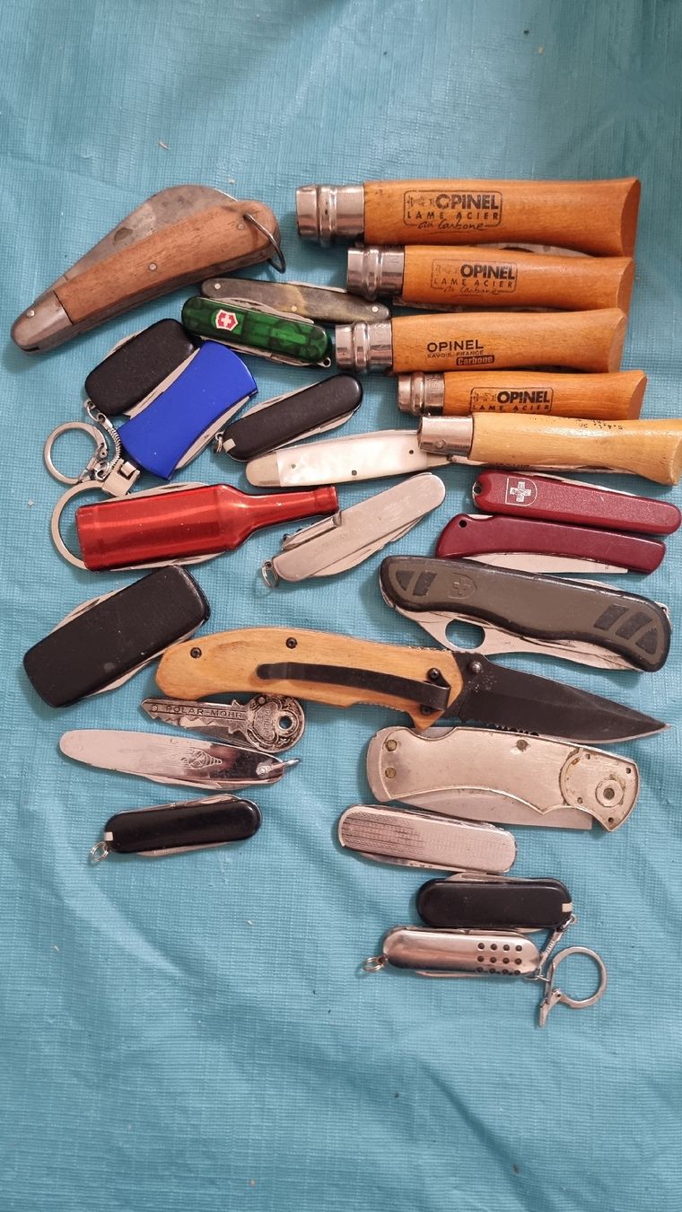 Victorinox Couverts: couteaux en lot – D'occasion à Cormondrèche par yo1978