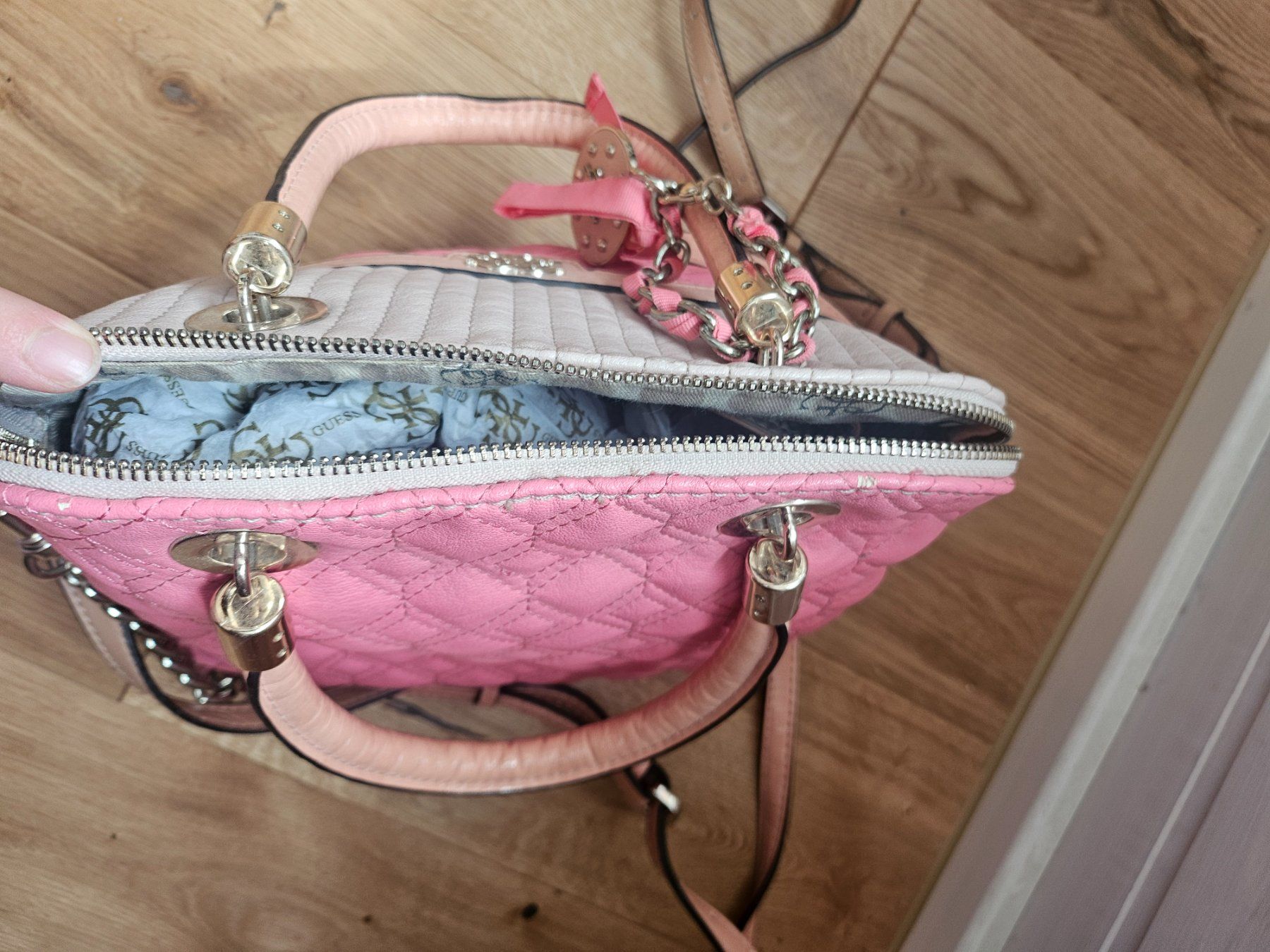 Guess Borse da donna: Guess Tasche – Usato da Kefikon TG venduto da Livline 4