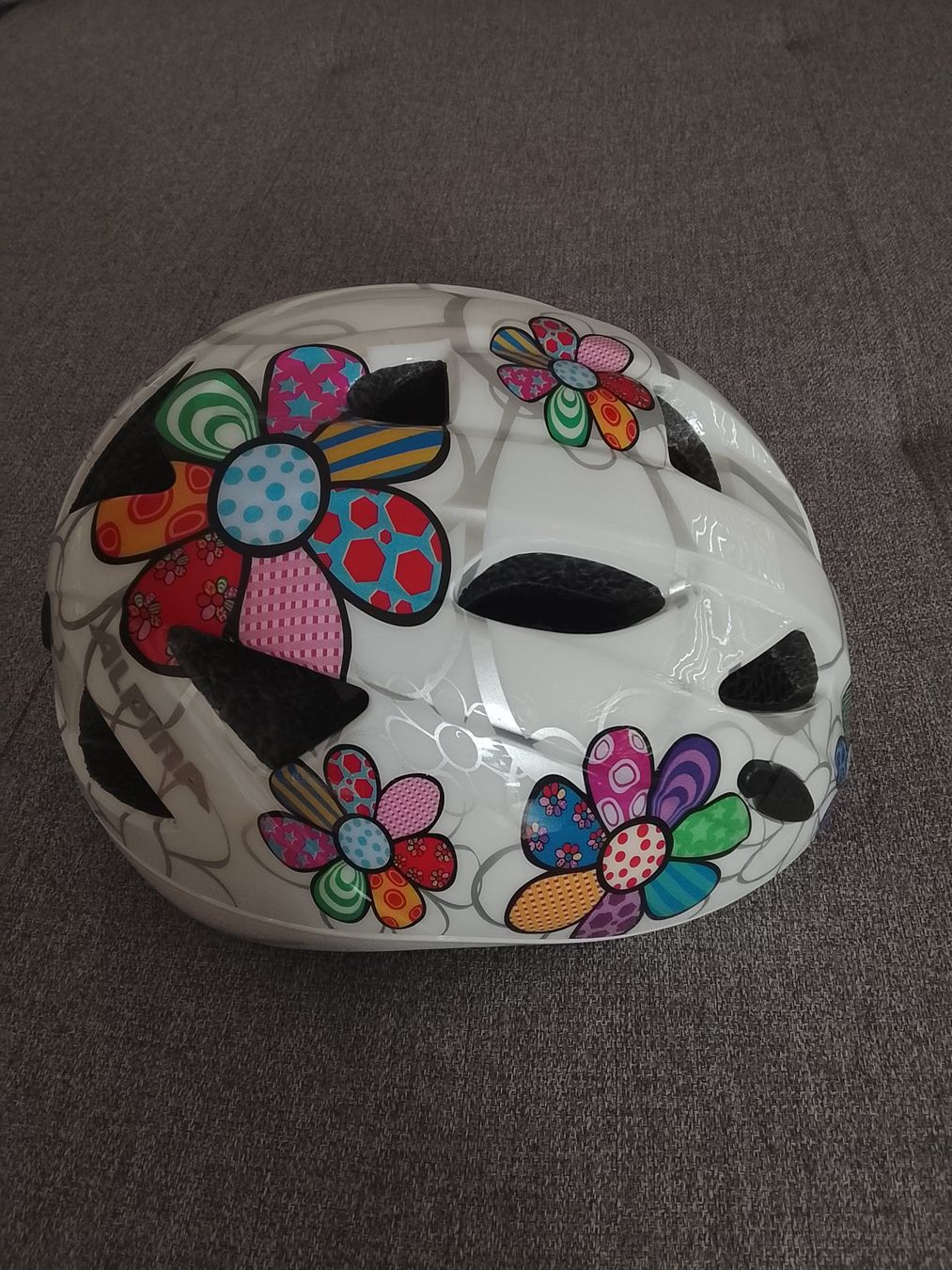 Alpina Helme: Kinder Velohelm Gr. 47-51 – Gebraucht aus St. Gallen von Fluros