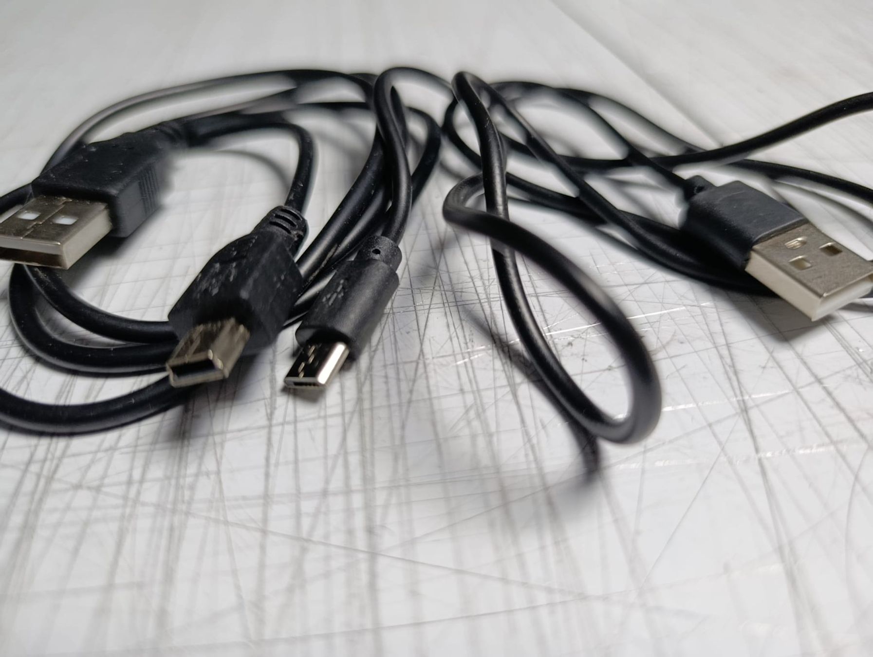 Caricabatterie: 3 USB Ladegeräte mit Micro-USB Kabel – Usato da Chur venduto da slim777 3