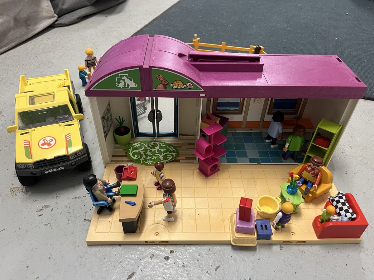 Playmobil Giocattoli: Playmobil Tierklinik – Usato da Rickenbach LU venduto da Haefliger03
