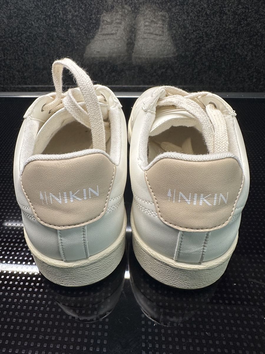 Herrenschuhe: Sneakers NIKIN beige Grösse 41 – Gebraucht aus Stansstad von Dalmatinerhjf 5