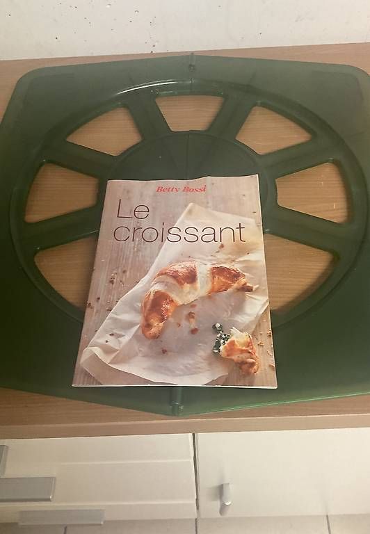 Teglie da forno: Stampo croissant  – Usato da Cugnasco venduto da Manux.