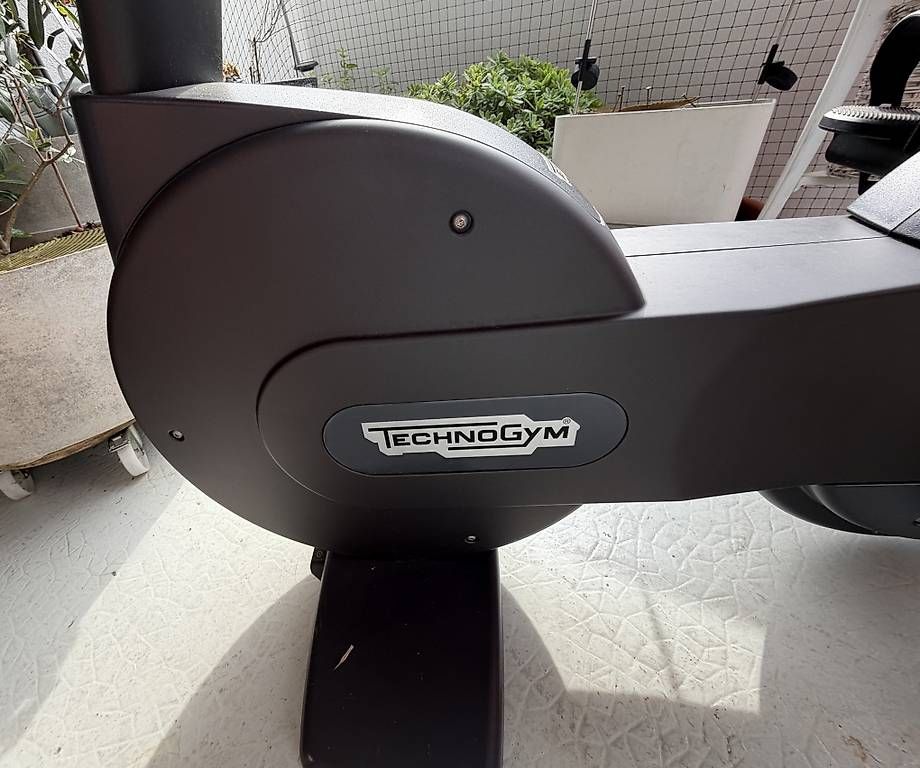 Vélos d'appartement: Vélo d'appartement Technogym – D'occasion à Onex par BLEUCALI 3