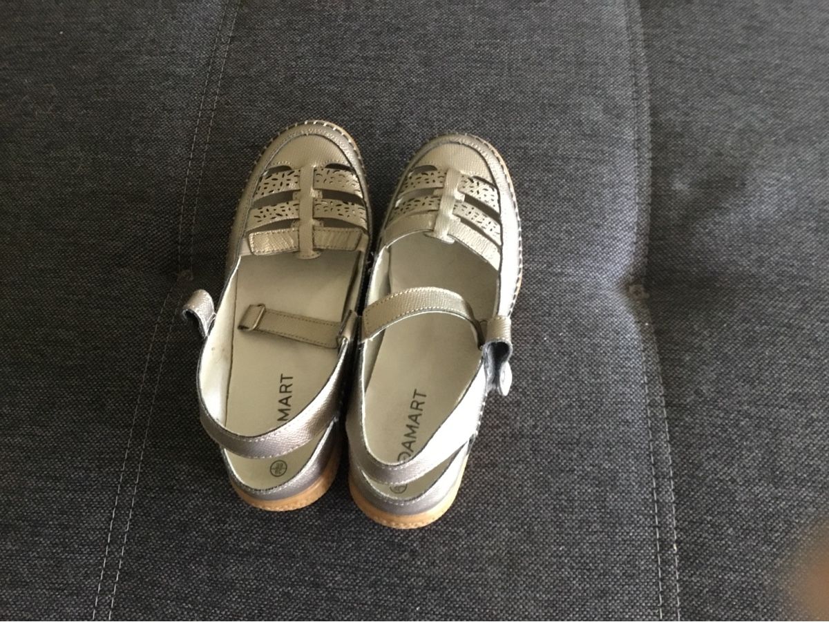 Scarpe da donna: Damart Sandalen GR 39 – Nuovo (secondo la descrizione) da Endingen venduto da Warlock 1