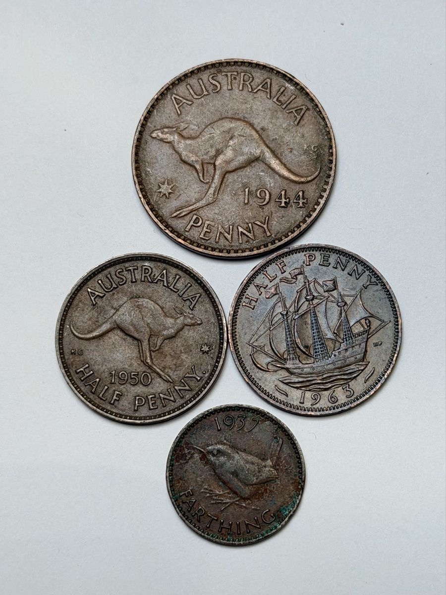 Tutti le monete: 4 pièces Australie, Penny, Half Penny, Farthing – Usato da La Tour-de-Trème venduto da Ahamaya