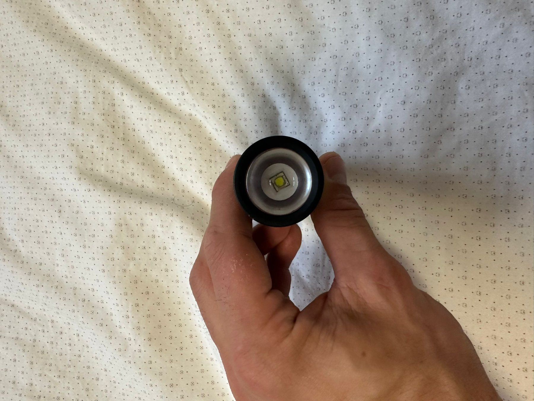 Lampade: Lampe torche tactique LED puissante – Usato da Prilly venduto da LausanneArchive 4