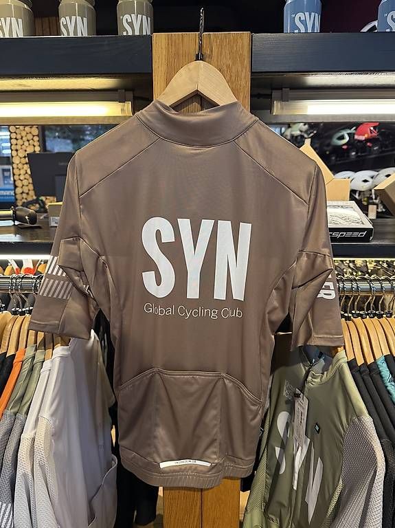 Canottiere & Pantaloni: SYN Training Jersey ? Malt (Men) – Usato da Zug venduto da welcomecycles 2