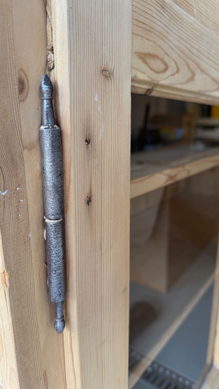 Credenze: Altes Bündner Buffet aus Massivholz restauriert – Usato da Flims Dorf venduto da Olga_Rag 4