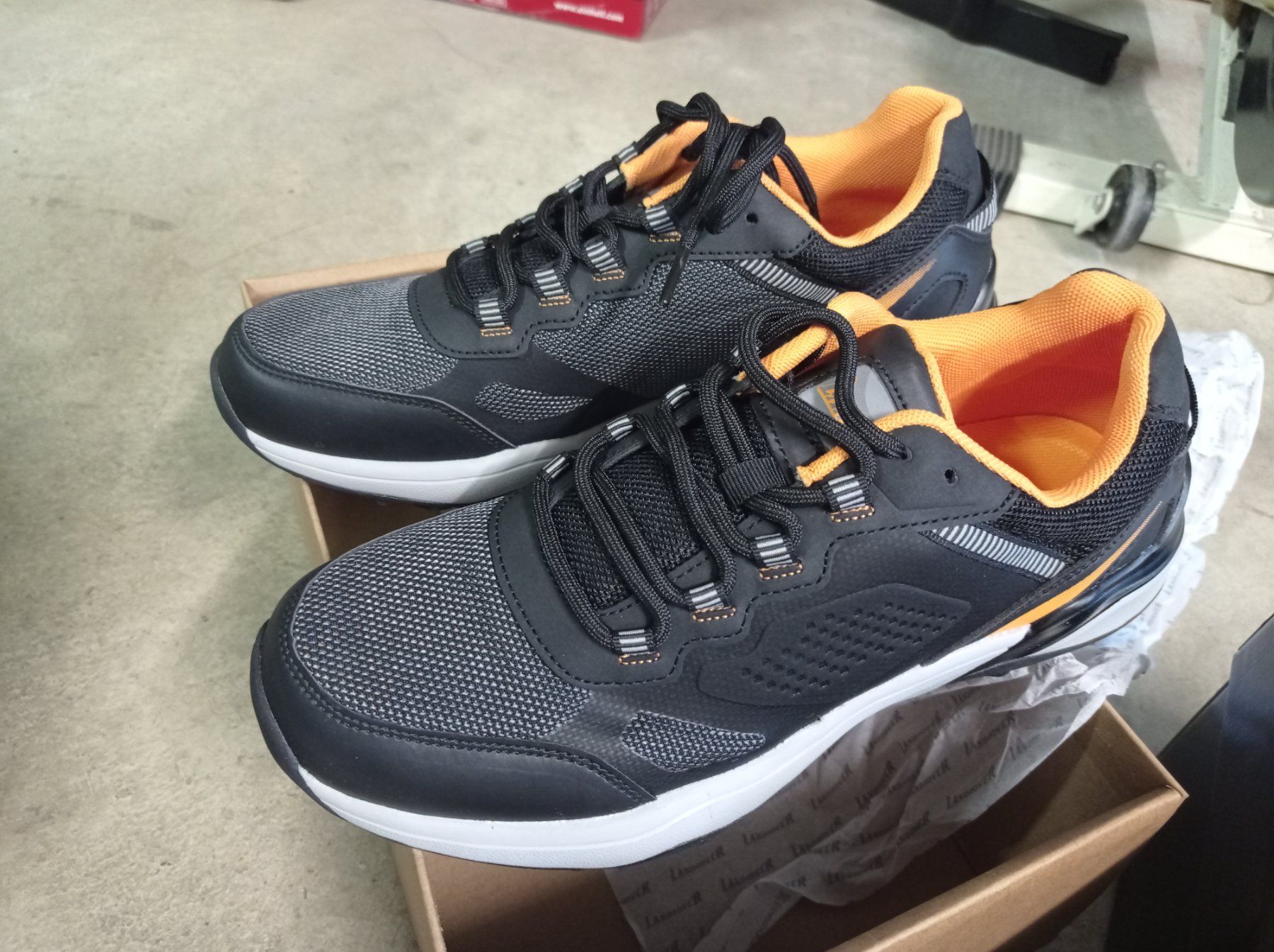 Scarpe da uomo: 2x sneakers #42 NEU Preis 115.- – Usato da Bex venduto da Sdancer 2
