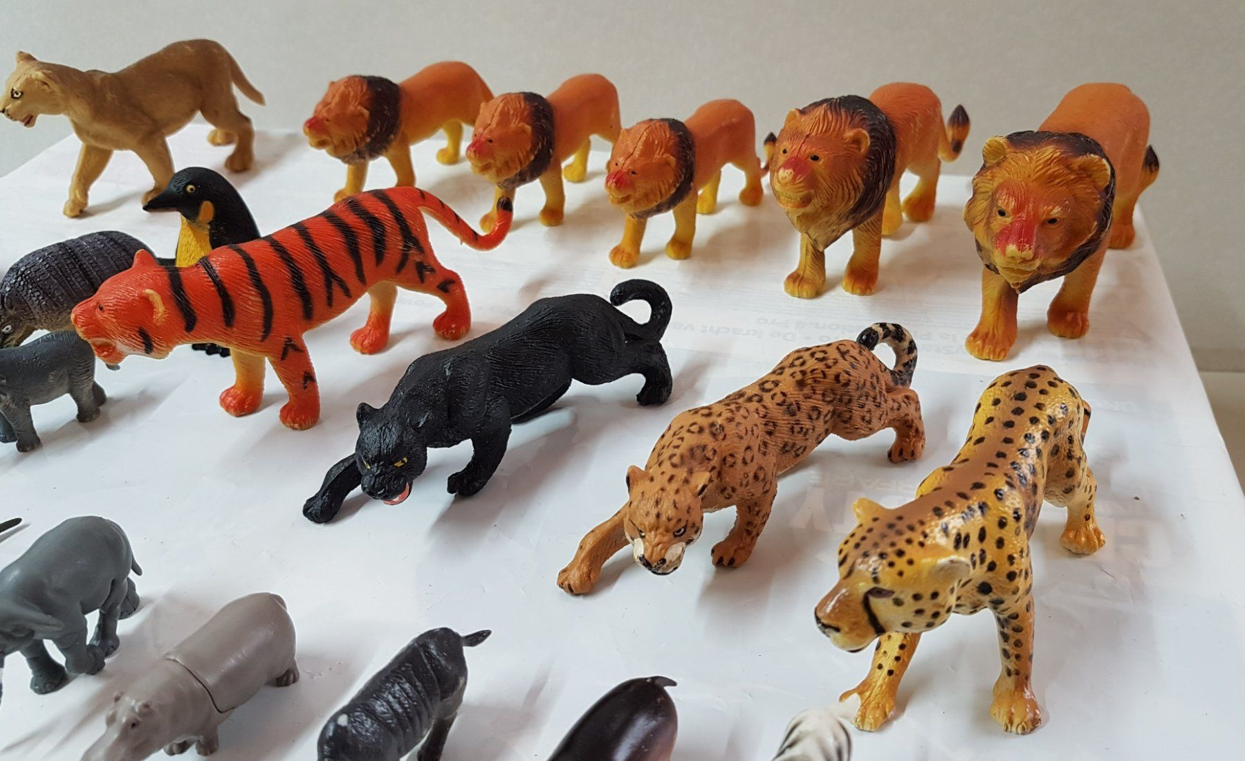 Statuette: 😎 25 Diverse Tier Figuren – Usato da Schüpfheim venduto da Games_Spielkonsolen