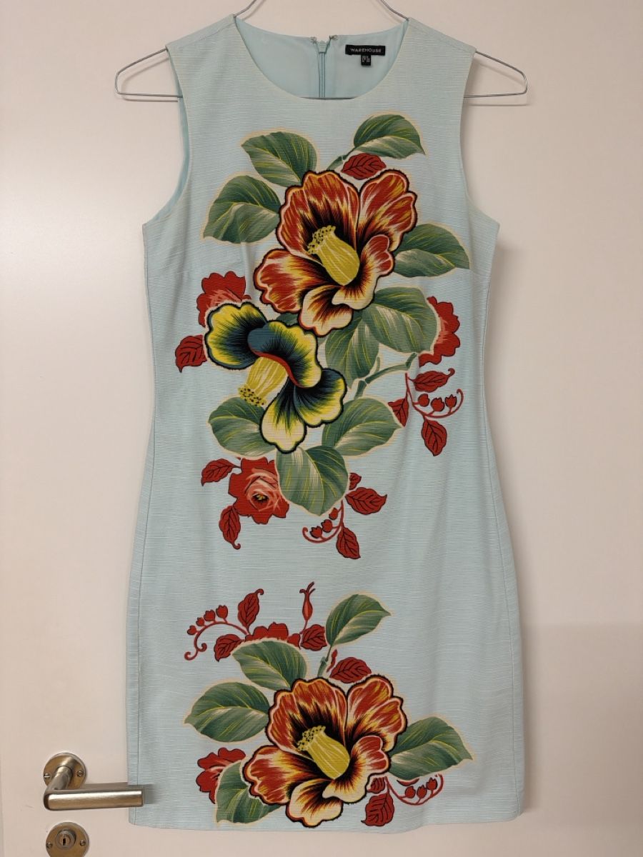 Kleider: Warehouse Kleid hellblau mit Blumenmuster Grösse 36 – Gebraucht aus Basel von ana_5y5x