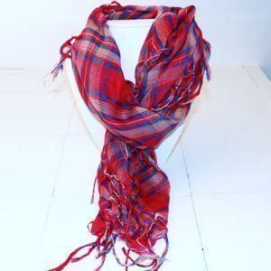 Foulard rose à carreaux