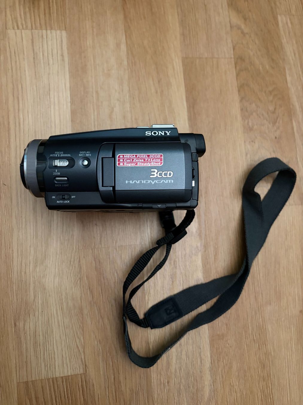 Sony Videocamere: Kamera Sony 3CCD (Model DCR-HC1000E) – Usato da Brugg AG venduto da jas_k5wv 5