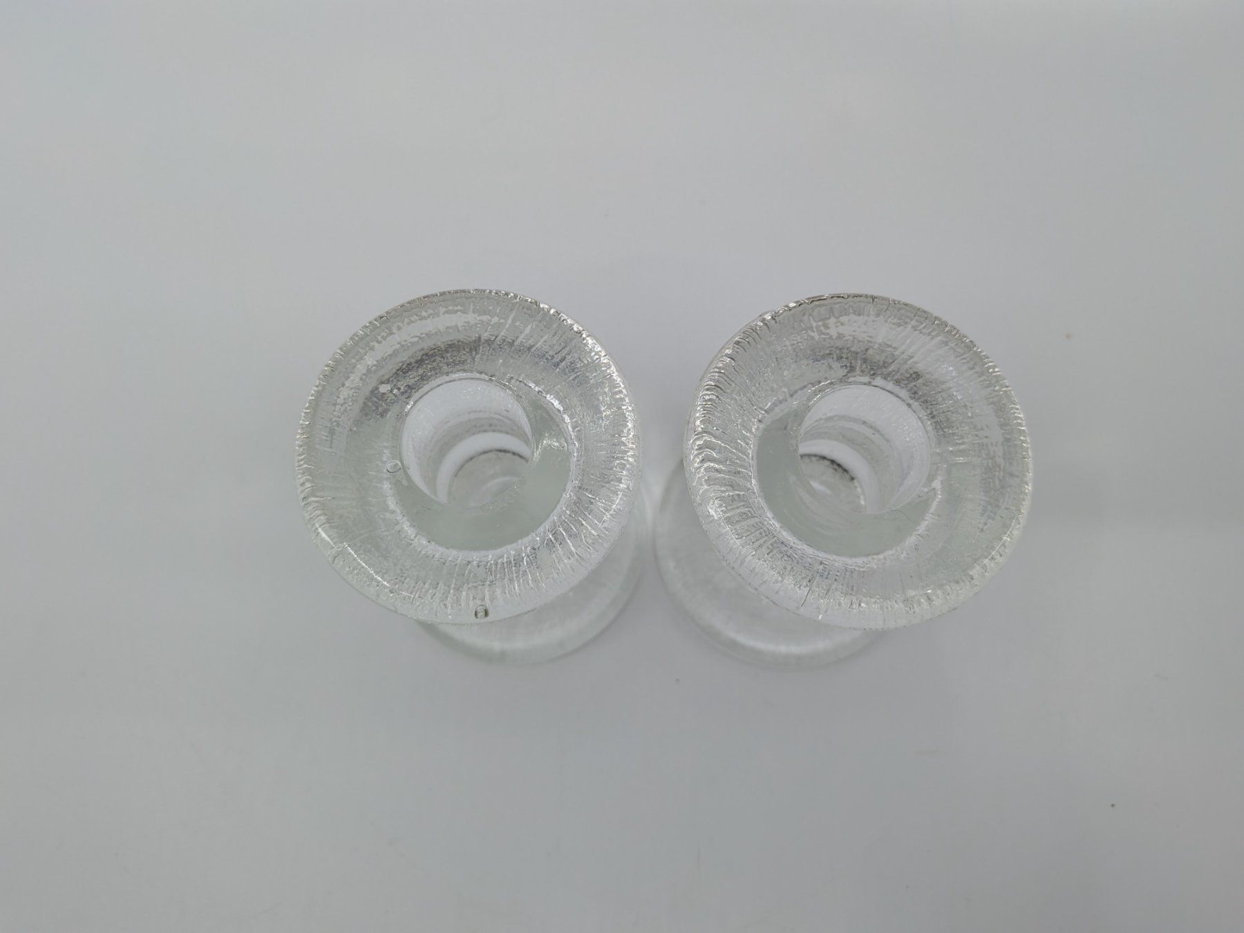 Kerzenständer: 2 Kerzenständer aus Glas skandinavisch – Gebraucht aus Emmen von magelan 1