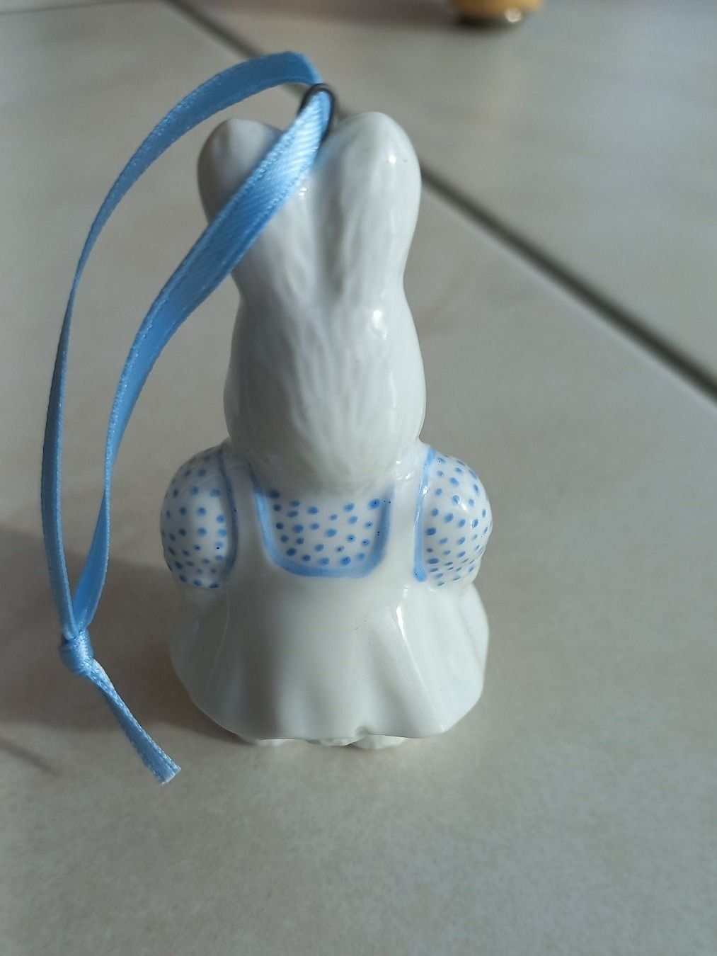 Statuette: Porzellan Hase handbemalt – Nuovo e nell'imballaggio originale da Winistorf venduto da acreativ4 2