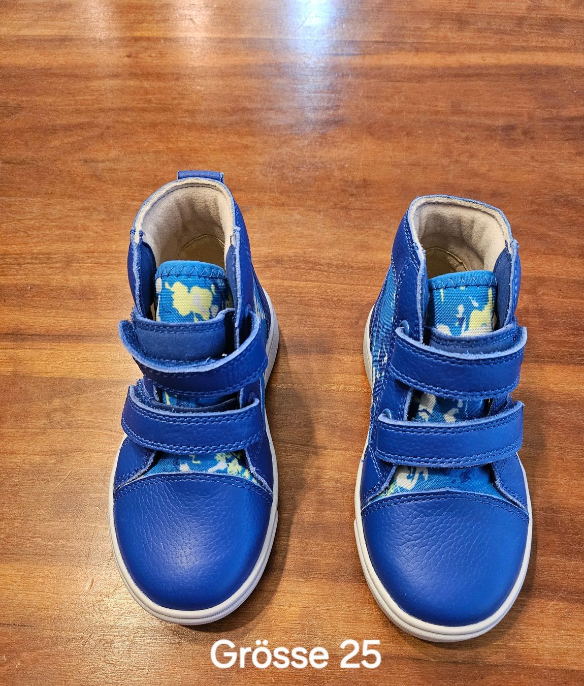 Ugg Schuhe für Jungen: UGG Übergangs Schuhe Gr. 25 – Neu (gemäss Beschreibung) aus Baar von Naedels-Kreationen
