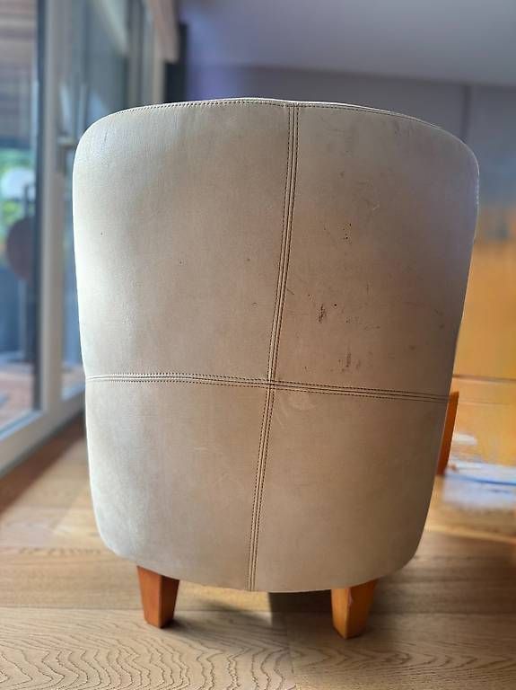 Sessel: Deux fauteuils "crapaud" en cuir jaune/beige clair – Gebraucht aus Le Mont-sur-Lausanne von Fcortex 3