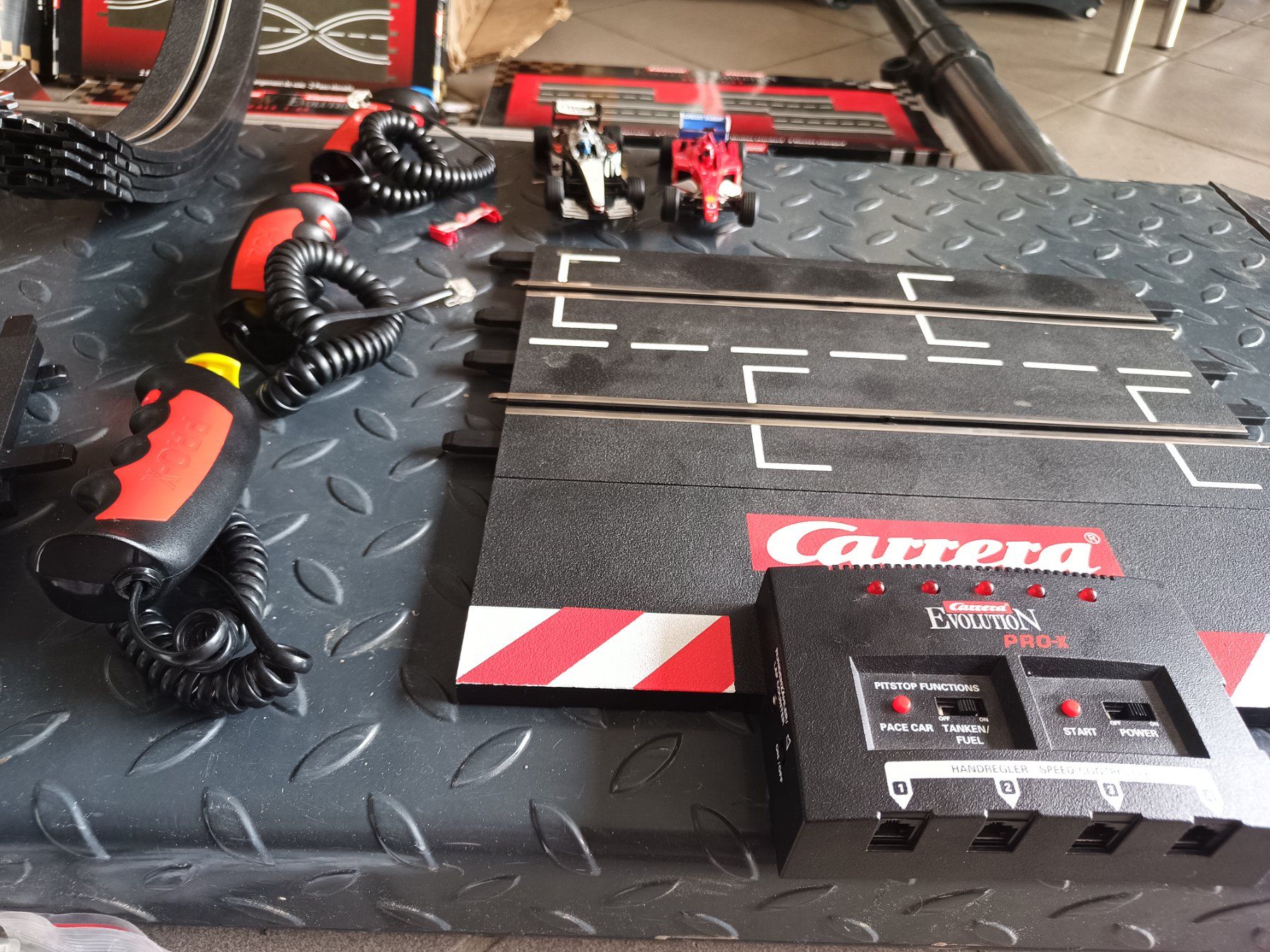 Carrera Rennbahnen: Carrera Evolution Pro- X – Defekt aus Oberegg von A-Z.Handel.Loehrer 7