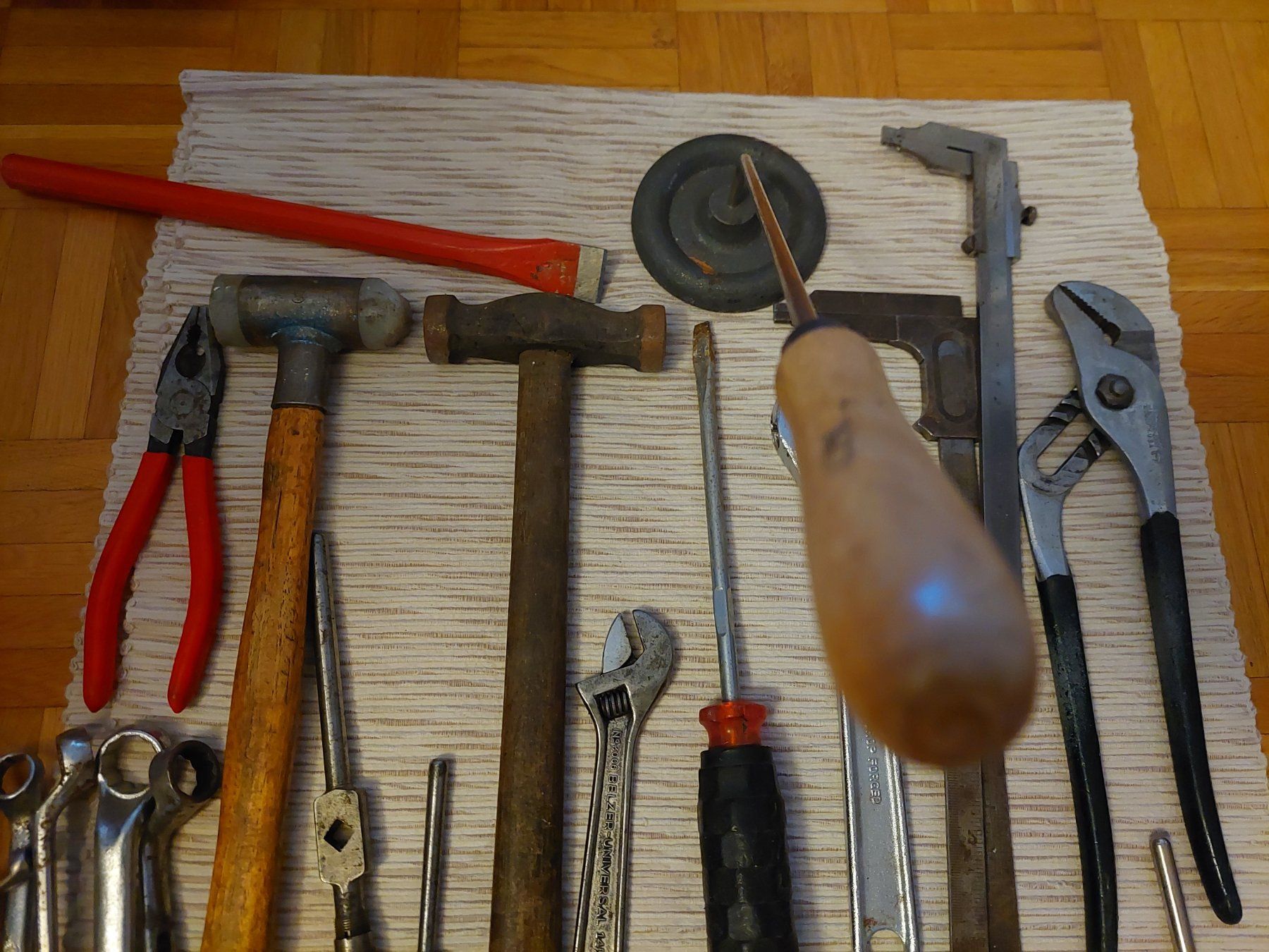 Tutti gli attrezzi: Articles outils de bricolage, renovation menuisier, travaux – Usato da Lausanne venduto da Thy19 4