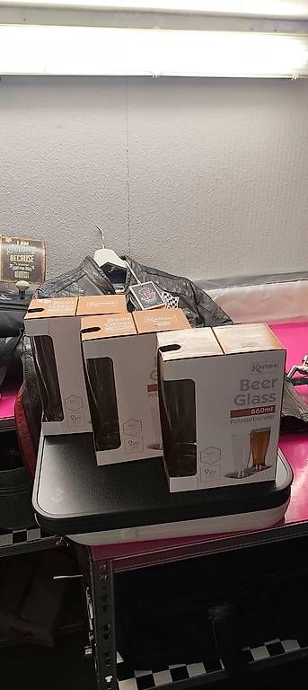 Bicchieri: Camping Bierglas Melamin/Neuware – Usato da Untervaz venduto da TheGarage
