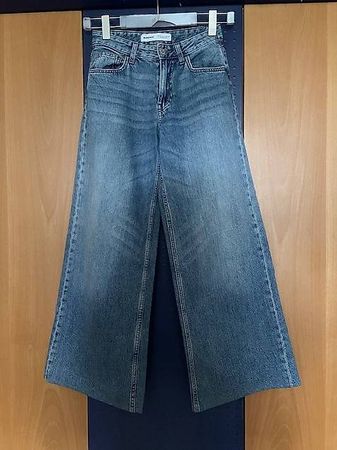 Bluejeans wideleg Gr. 34.  Bershka