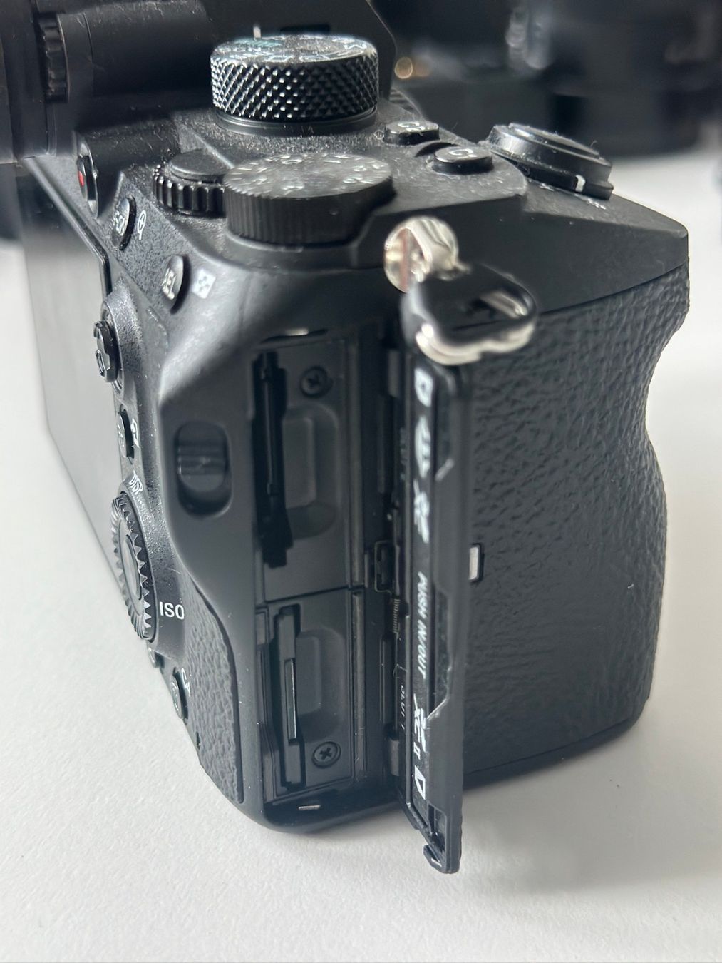 Sony Fotocamera: Sony Alpha 7 III Systemkamera guter Zustand – Usato da Kloten venduto da Wharum 4