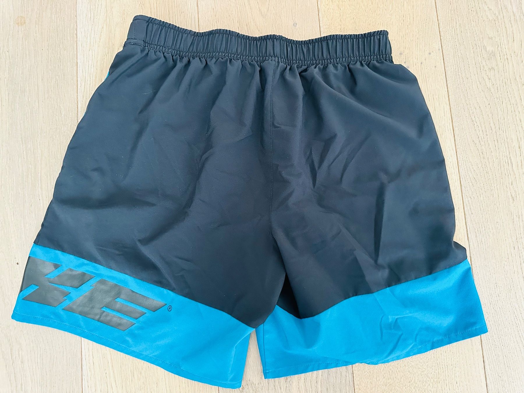 Nike Pantaloni: Nike shorts – Usato da Bern venduto da howi72 1