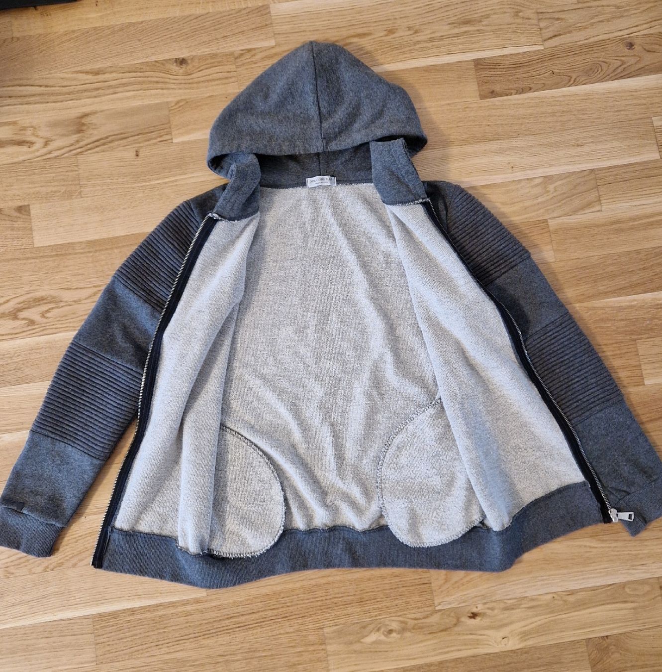 Maglioni & Felpe: Hoodie S-M – Usato da Zug venduto da opo_cy5d 1