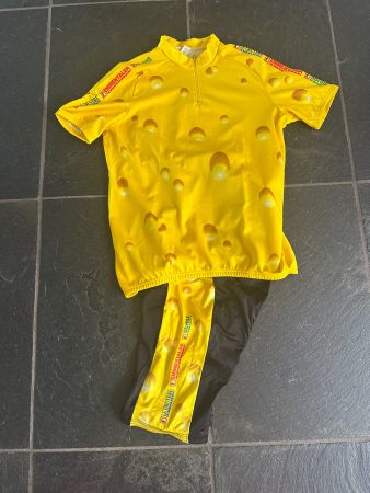 Velo Trikot + Hose Käsemuster