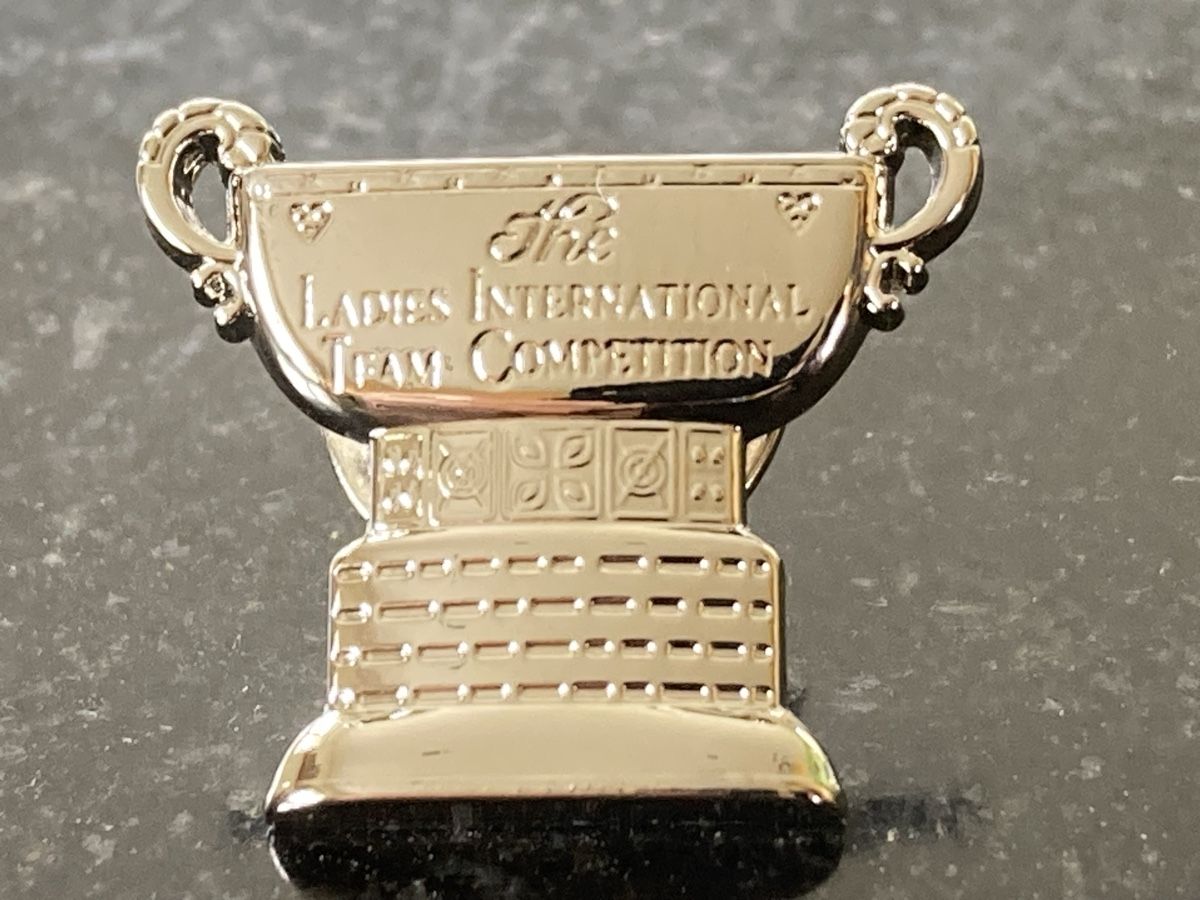 Spille & Fermagli: Fed Cup Anstecknadel / Pin – Nuovo e nell'imballaggio originale da Effingen venduto da Fylarama