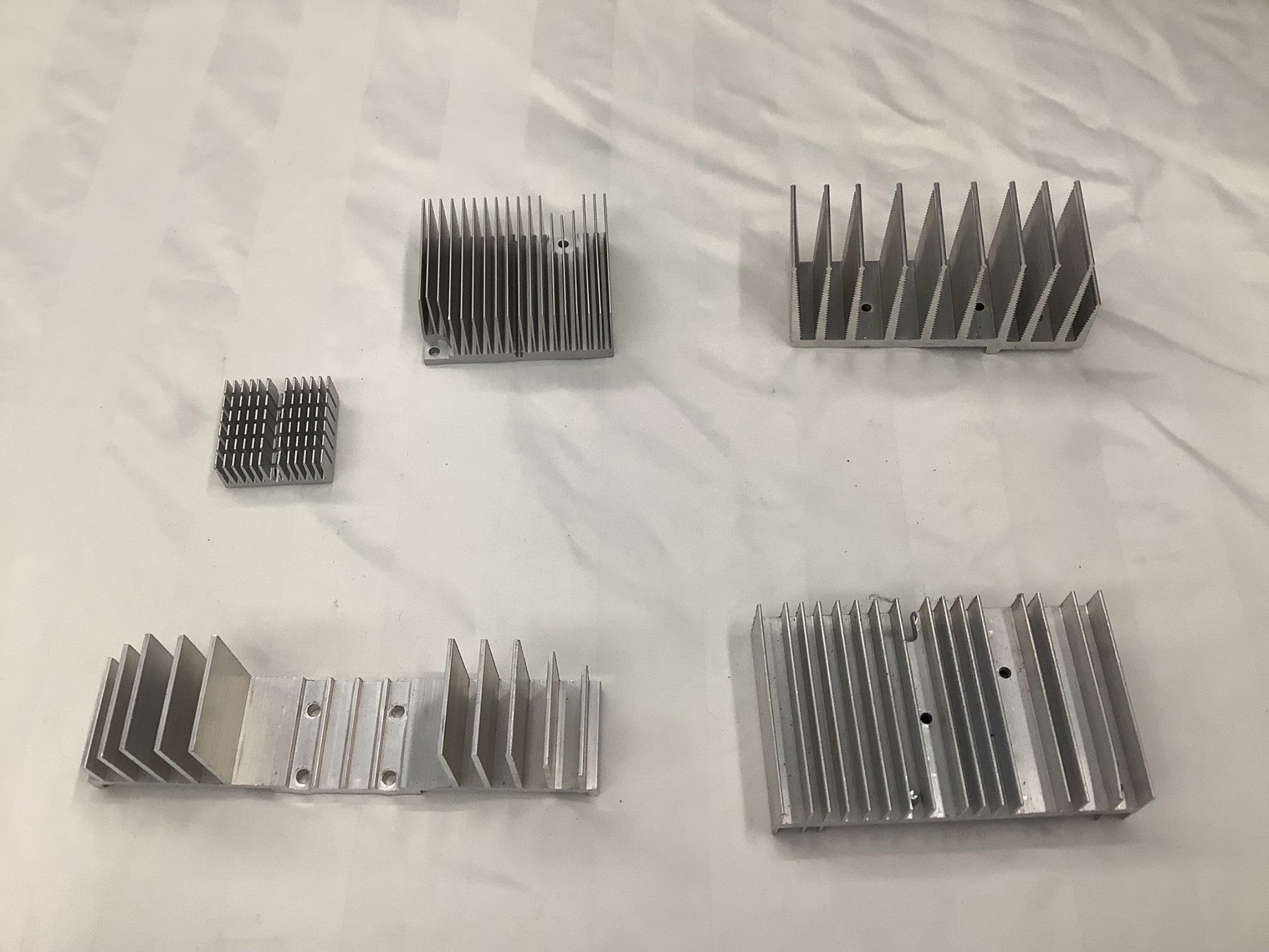 Componenti elettronici: KÜHLKÖRPER ALUMINIUM – Usato da Glarus venduto da Mdelphi