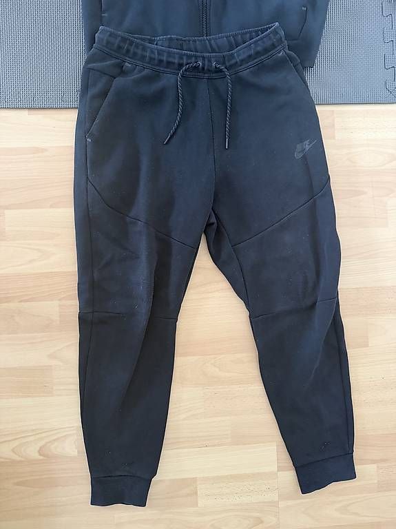 Lotti di vestiti: Traineranzug von Nike – Usato da Oensingen venduto da luk_6wrk 2