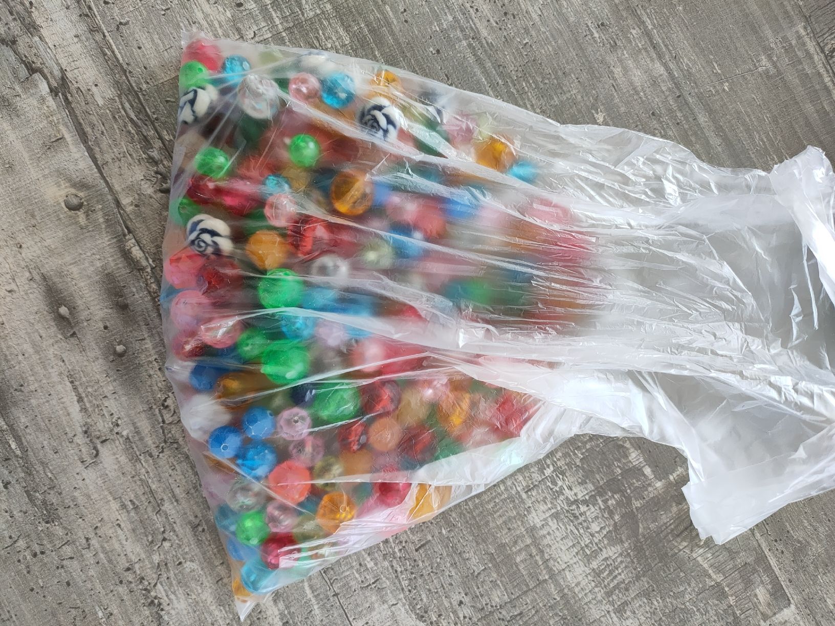 Perle (finte): Basteln mit Farbenfrohen Schmuckperlen – Usato da Gipf-Oberfrick venduto da minini 6