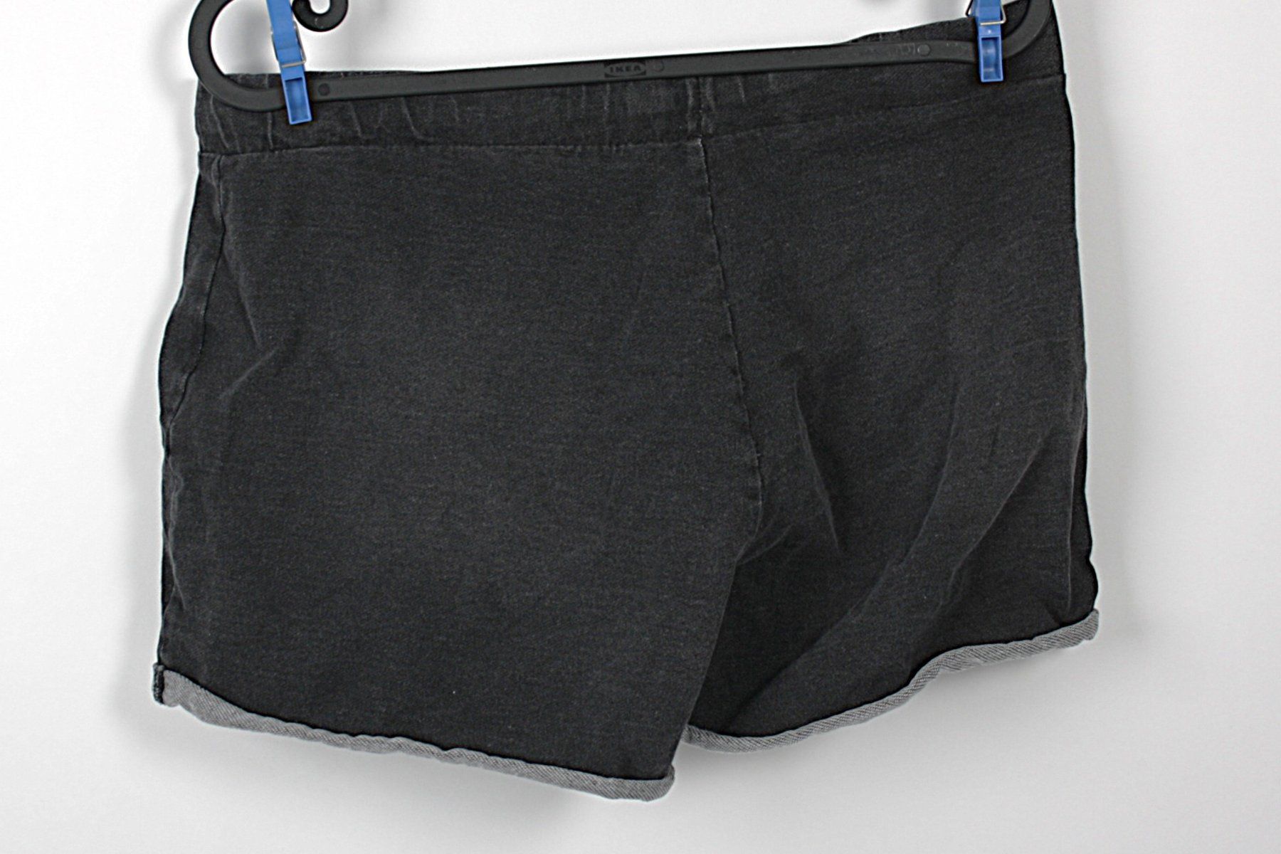 Pantaloni: SHORTS DUNKEL – Usato da Zollikofen venduto da Restwert_Zollikofen 1