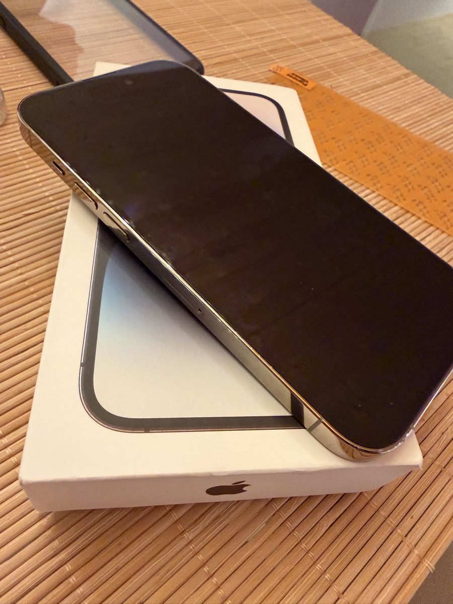 Apple Telefoni cellulari / Smartphones: iPhone 14 Pro – Usato da Zürich venduto da Yoni_to 1