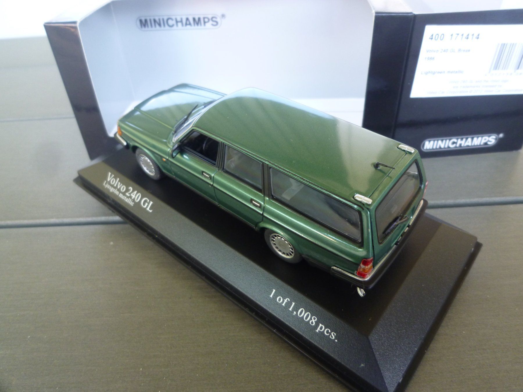 Volvo Modellini d'auto: Volvo 240 GL (1986) – Nuovo e nell'imballaggio originale da Flawil venduto da Imperiosud 3