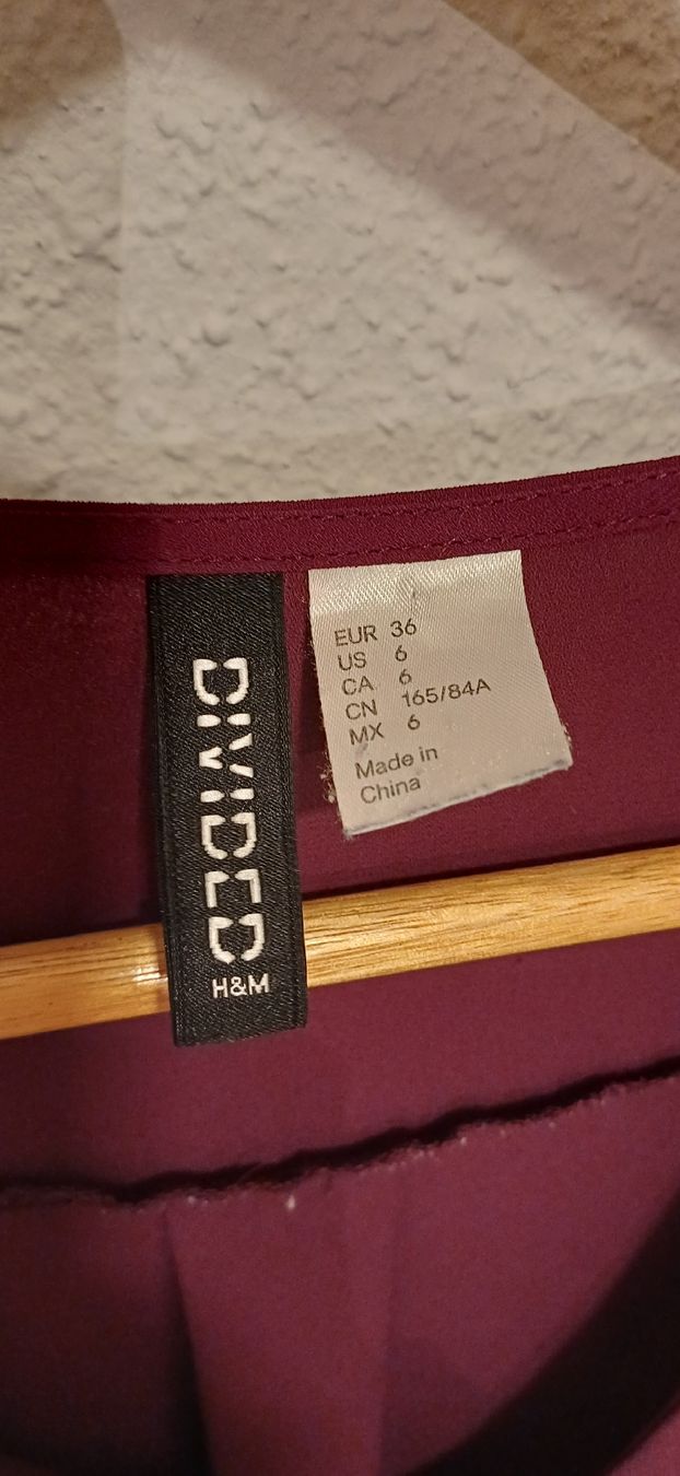 H&M Camicette: Damen Bluse Divided bordeaux Langarm  – Usato da Riniken venduto da Lessy- 1